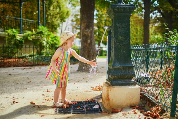 Adorable Toddler Girl Playing Water Hot Summer Day Happy Child — Stock Photo, Image