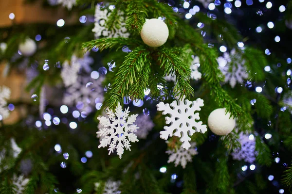 Christmas Tree Decorated White Baubles Snowflakes Celebrating Xmas New Year — Stock Photo, Image