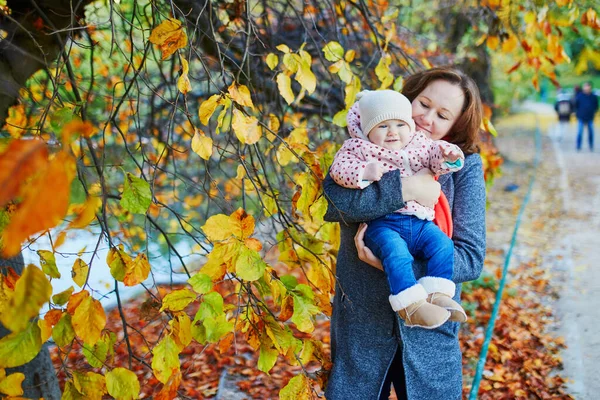 Happy Young Mother Her Adorable Daughter Walking Together Fall Day — Stock Photo, Image