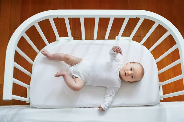Baby Girl Lying Sleeper Attached Parents Bed — Stock Photo, Image