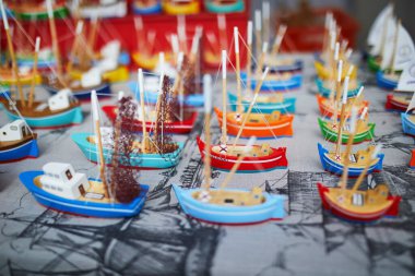 Helsinki, Finlandiya 'da küçük ahşap tekne seçimi