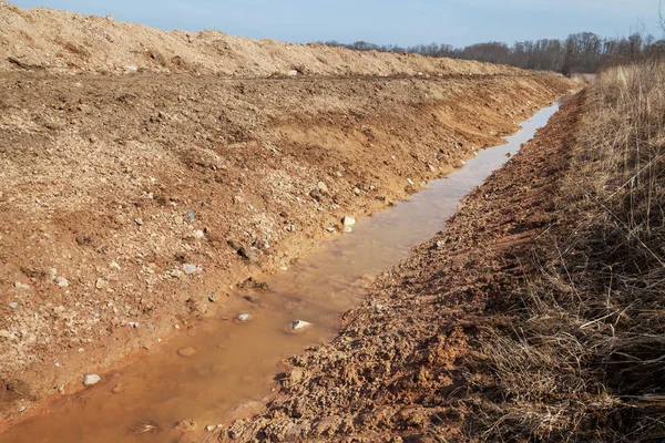 Nuevo Canal Captación Agua Para Agricultura Cerca Los Campos —  Fotos de Stock