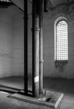 Eski su kulesinde içinde Liepaja, Letonya.