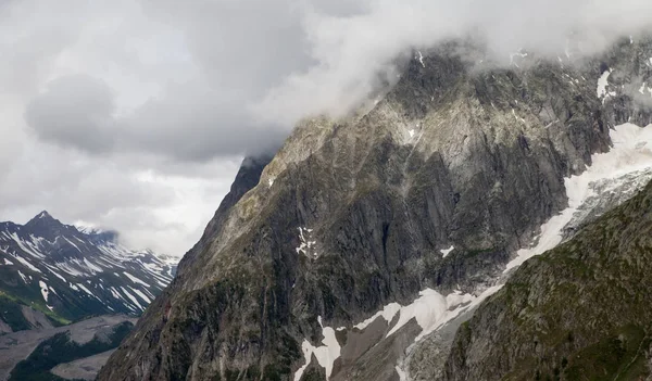 Vista Mont Blanc Tiempo Nublado Desde Estación Teleférico Courmayeur Italia —  Fotos de Stock