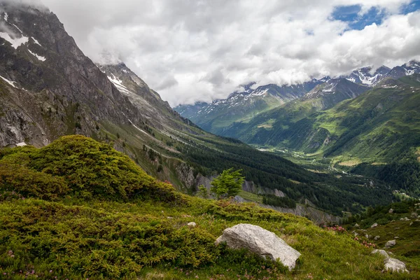 Vue Sur Mont Blanc Par Temps Nuageux Depuis Station Téléphérique — Photo