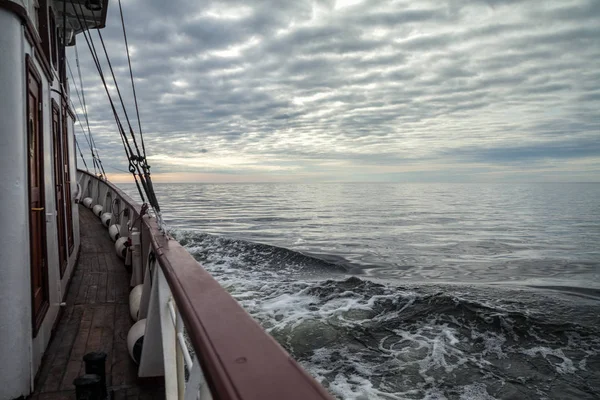 Visa Öppna Östersjön Från Gamla Fartyg — Stockfoto