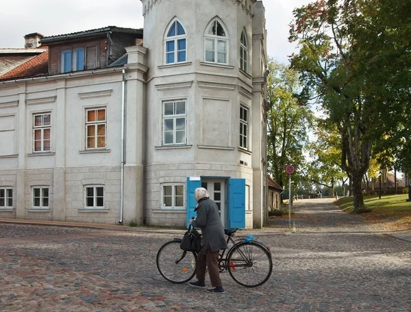 拉脱维亚老城区的街道景观 — 图库照片