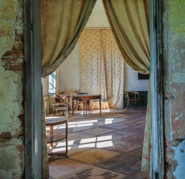 Eski malikane dairede için görüntüleyin.