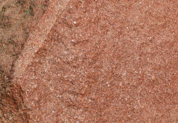 Kırmızı taşın yüzeyi.