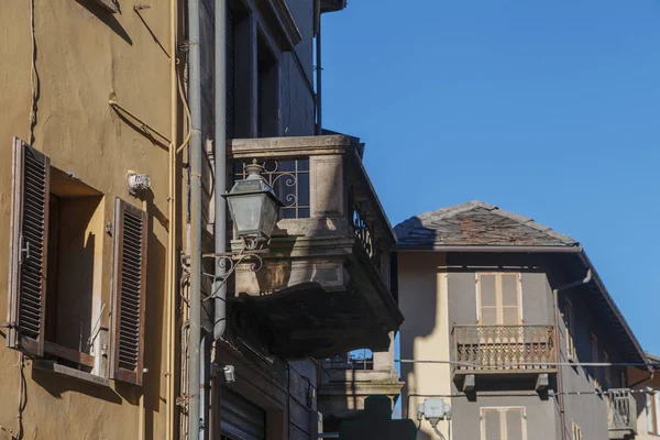 Starý balkon v Chatillon. — Stock fotografie