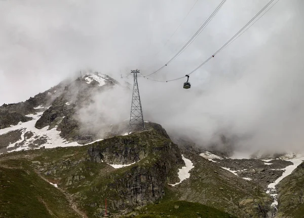 Vista para o Mont Blanc em tempo nublado , — Fotografia de Stock