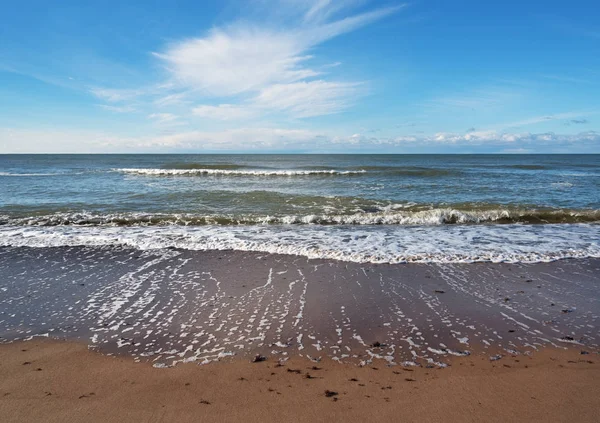 Spiaggia di sabbia in Lettonia . — Foto Stock