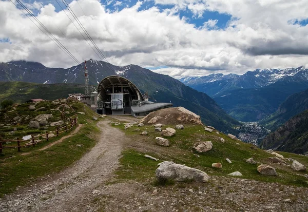 Uitzicht op het kabelbaanstation Skyway. — Stockfoto