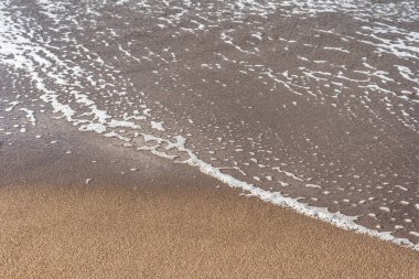 Deniz dalga yumuşak.