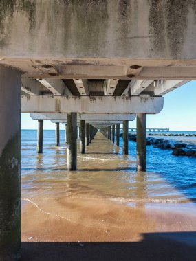 Palanga tatil beldesindeki rıhtım manzarası.