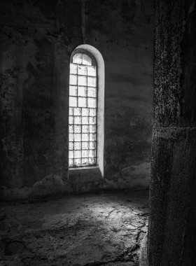 Eski su kulesi içinde.