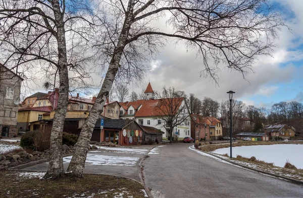 Utsikt over den fargerike gamle byen . – stockfoto