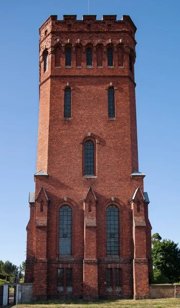 Ladrillo antigua torre de agua . — Foto de Stock