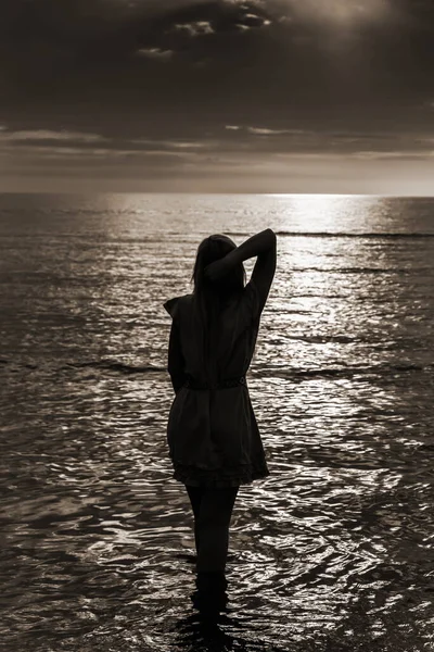 Mladá Žena Vodě Moře — Stock fotografie