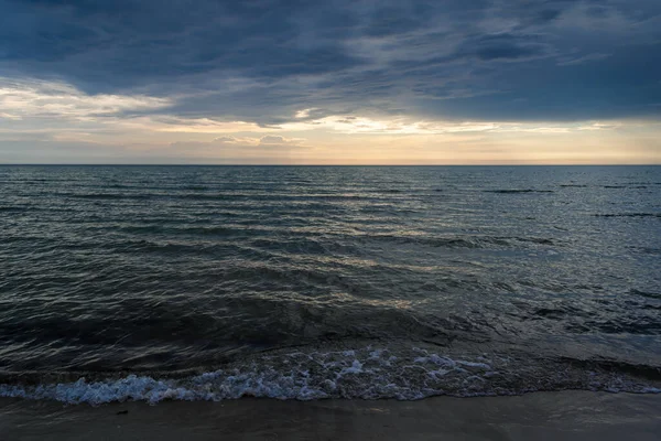 波罗的海的黑暗海岸 — 图库照片