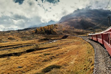 Kızıl trenle İsviçre dağlarına git..