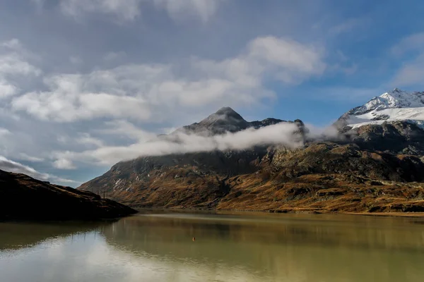 Viaggiare Svizzera Montagne Estate — Foto Stock