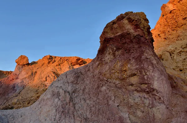 Kolorowe skały Yeruham kanionu, Bliski Wschód, Izrael, Negew deset — Zdjęcie stockowe
