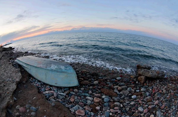 Issyk Kul Göl Kıyısı Günbatımı Manzara Güzel Taşlar Sörf Ile — Stok fotoğraf