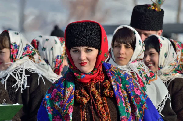 Chernivtsi Ukraine January 2019 Young Hucul Woman Performs Malanka Song — Stock Photo, Image