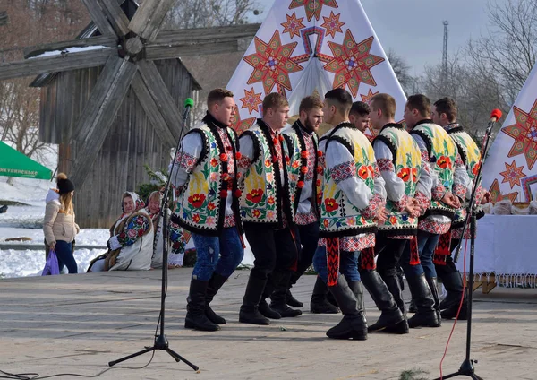 Chernivtsi Bukovyna Ουκρανία Ιανουαρίου 2019 Λαογραφικό Άνδρες Συλλογική Εμφάνιση Φίλμ Φωτογραφία Αρχείου