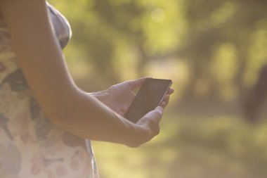 Smartphone, açık kullanan kadın