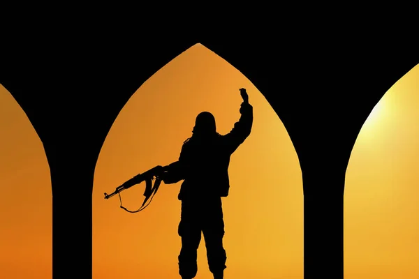 Concetto Terrorista Silhouette Terroristi Con Fucile Tramonto — Foto Stock