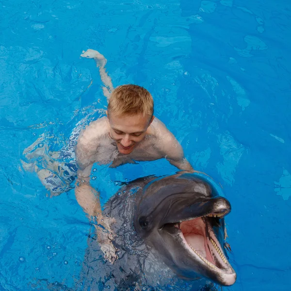 mutlu yüz dolphinarium yunus ile