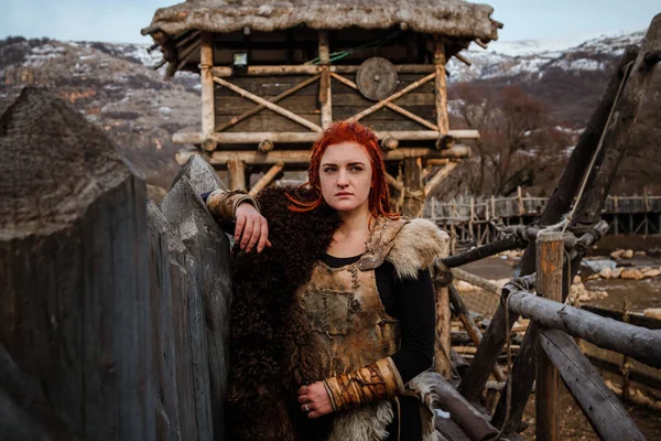 Viking woman in a traditional warrior clothes. — Stock Photo, Image