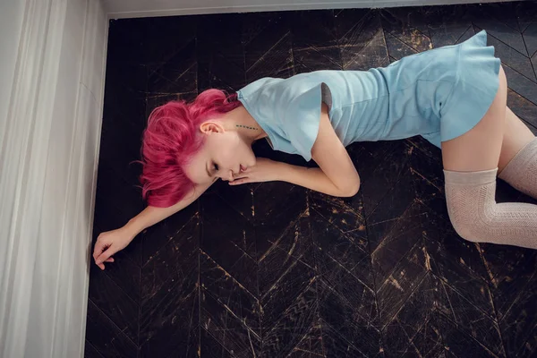 Photo studio poz güzel bayanı