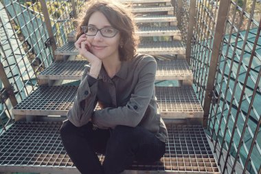 Varşova, Polonya eski şehir kadın genç yolcusu