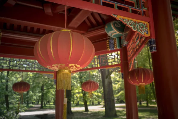 Lanterne cinesi nel parco — Foto Stock