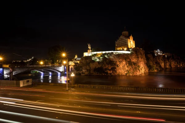 Vista noturna da cidade velha de Tbilisi . — Fotografia de Stock