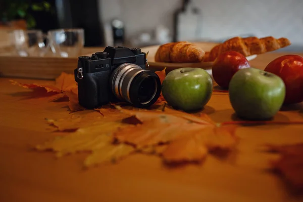 Herbstserien in der Küche, melancholisch und warm. — Stockfoto