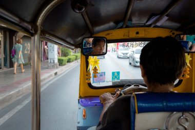 Tuk Tuk otomatik çekçek kentsel ulaşım sık görülen bir şeklidir