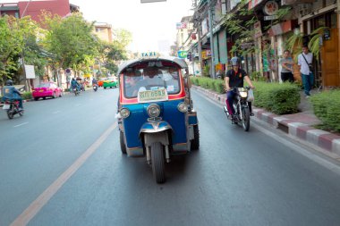 Tuk Tuk otomatik çekçek kentsel ulaşım sık görülen bir şeklidir