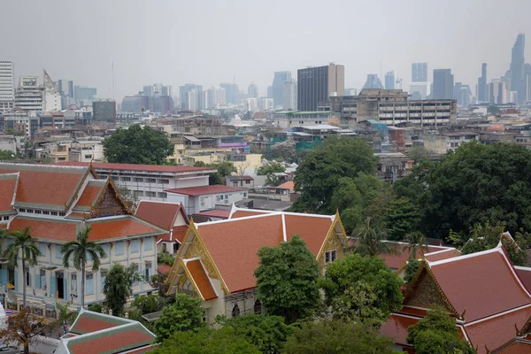 Die Ansicht der Stadt Bangkok bei Tageslicht vom goldenen Berg te — Stockfoto