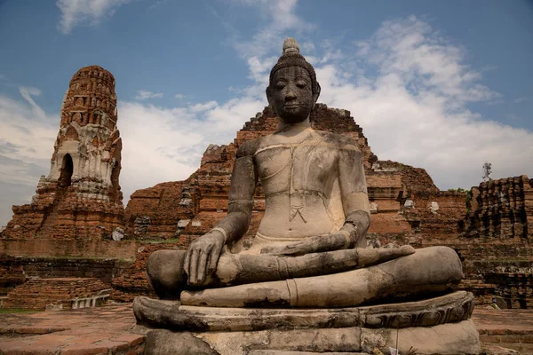 Antiguo Templo Tailandés Hermoso wat Mahathat, Parque Histórico de Ayutthaya, Ayutthaya, Tailandia — Foto de Stock