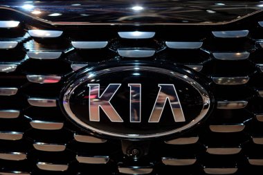 Moskova, 31 Eylül 2018: MMac 2018 üzerinde Otomotiv Fuarı stand yeni Kore Kia araba. Aile kişisel araçların otomobil gösterisi. Dünyanın son Otomotiv gelişmeler ve akımları
