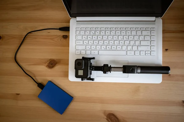 Movement in front of the computer camera — Stock Photo, Image