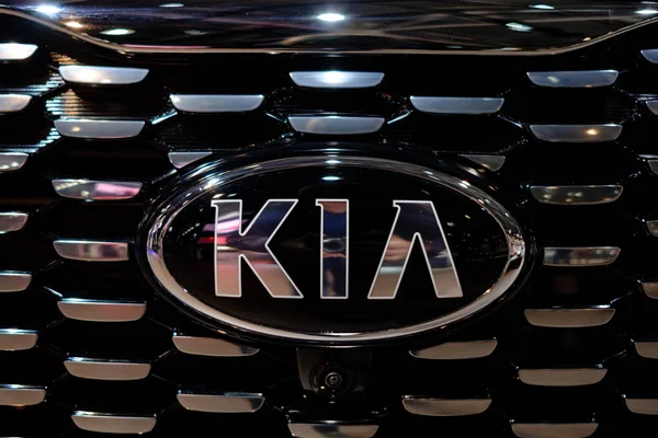 Moskova, 31 Eylül 2018: MMac 2018 üzerinde Otomotiv Fuarı stand yeni Kore Kia araba. Aile kişisel araçların otomobil gösterisi. Dünyanın son Otomotiv gelişmeler ve akımları