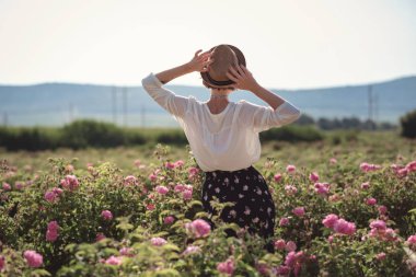 Çiçek serisi, yaz kadını için boş zaman Provence