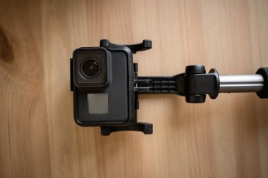 Bilgisayar kamerasının önünde hareket