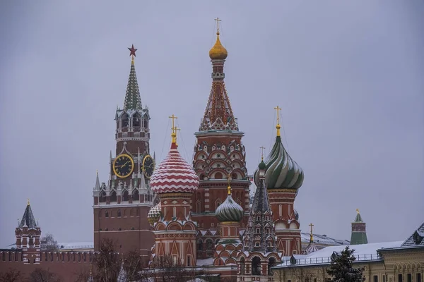 St. Basílio Catedral, Praça Vermelha, Moscovo, Rússia . — Fotografia de Stock