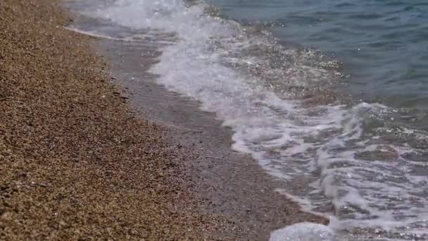 Ocean Ευρύ Πλάνο Από Μια Επική Και Άδεια Μοναχική Παραλία — Αρχείο Βίντεο